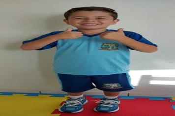 PREFEITURA MUNICIPAL E DEPARTAMENTO DE EDUCAÇÃO E CULTURA REALIZARAM A ENTREGA DOS KIT UNIFORME ESCOLAR